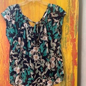 Lauren Conrad cute print shirt